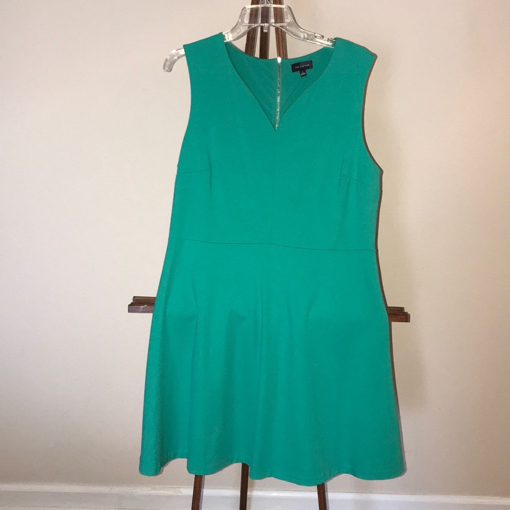 The Limited green v-neck sleeveless dress